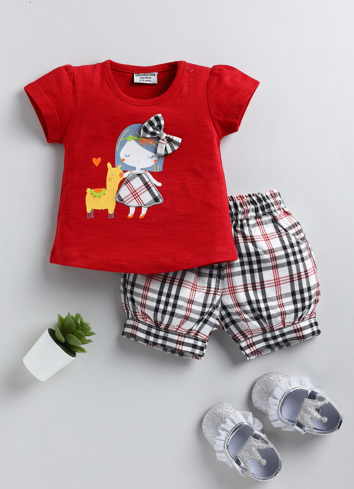 Girls T-shirt shorts set - red